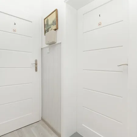 Helska Functional Near The With Parking By Renters דירה