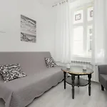 Helska Functional Near The With Parking By Renters شقة *