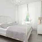 Helska Functional Near The With Parking By Renters * Sopot