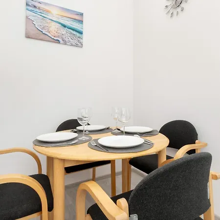 Helska Functional Near The With Parking By Renters Apartment