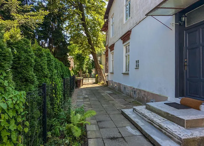 Helska Functional Near The With Parking By Renters